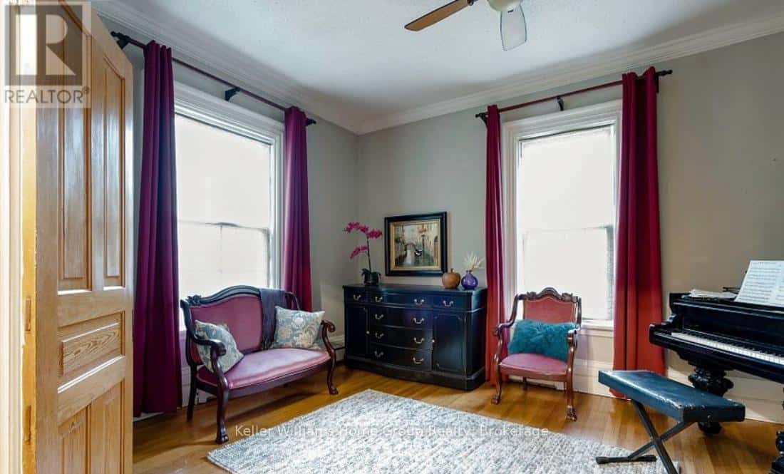 250 ANDREW STREET — Shelburne, Ontario - Photo 2 of 18