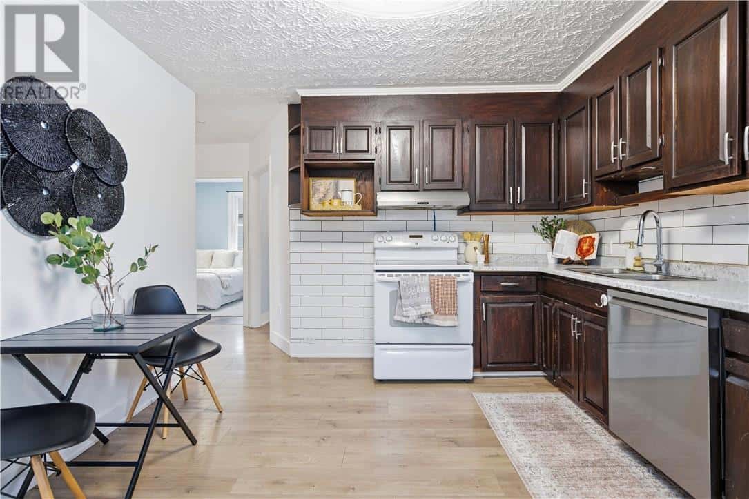 1058 Madeleine Avenue — Sudbury, Ontario - Photo 5 of 21