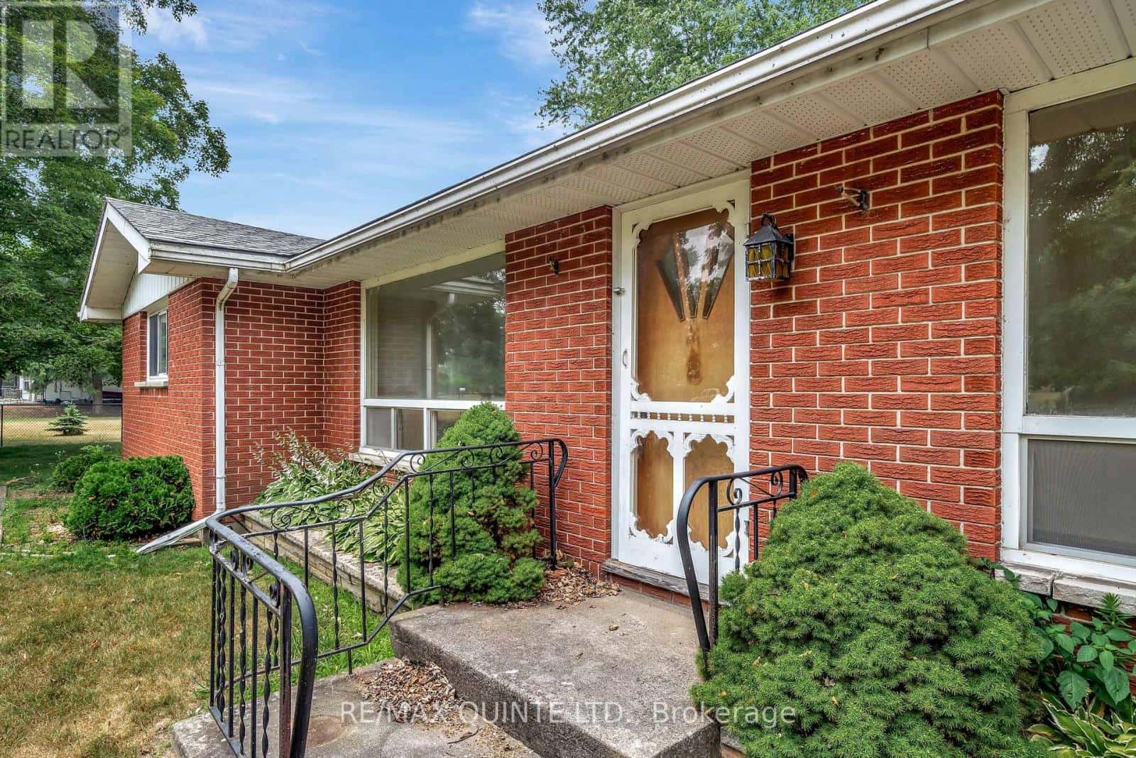 1462 COUNTY ROAD 12 — Prince Edward County (Hallowell), Ontario - Photo 5 of 50