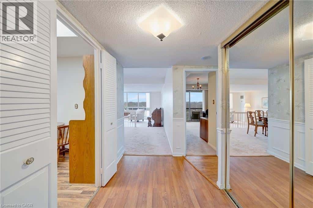 2185 MARINE Drive Unit# 1104 — Oakville, Ontario - Photo 3 of 44