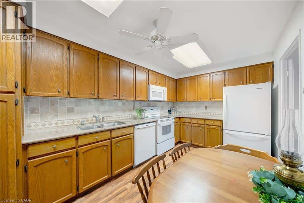 2185 MARINE Drive Unit# 1104 — Oakville, Ontario - Photo 5 of 44