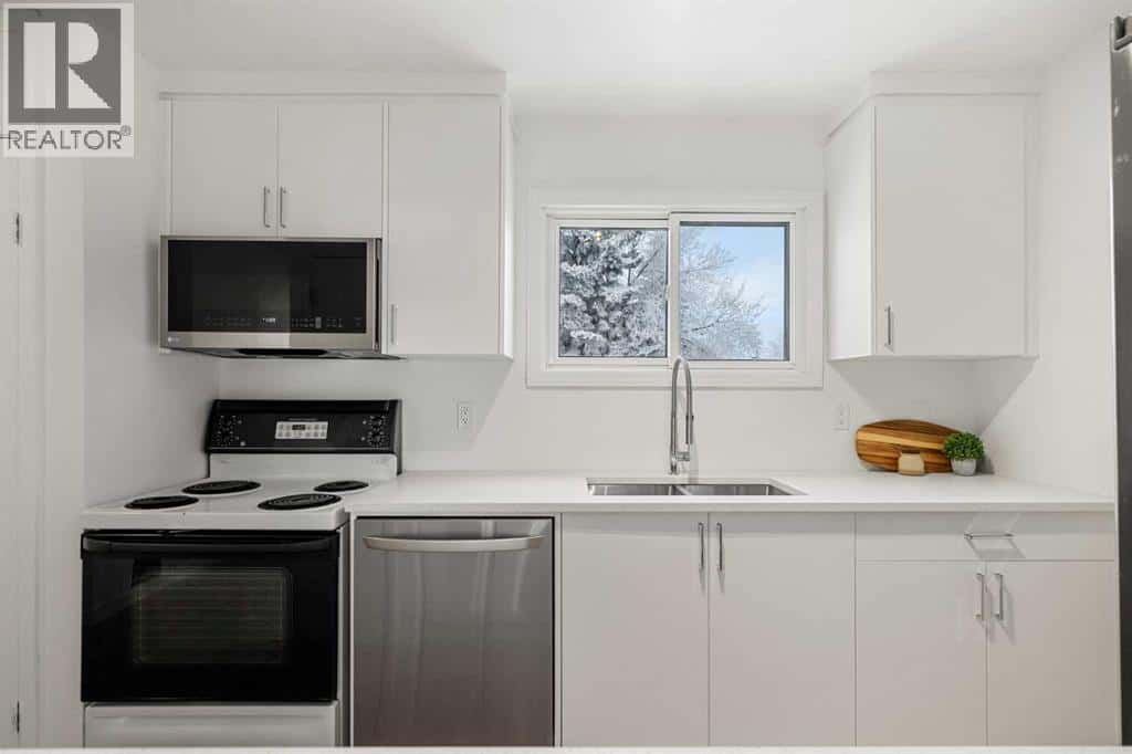 23, 131 Templehill Drive NE — Calgary, Alberta - Photo 4 of 44