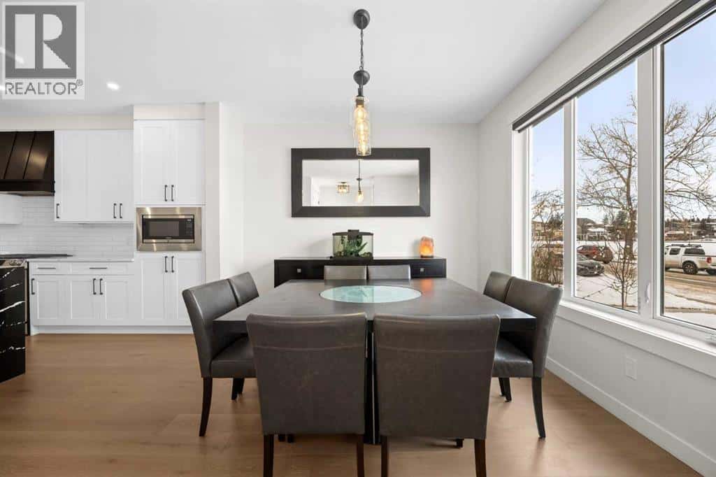 4635 79 Street NW — Calgary, Alberta - Photo 4 of 47