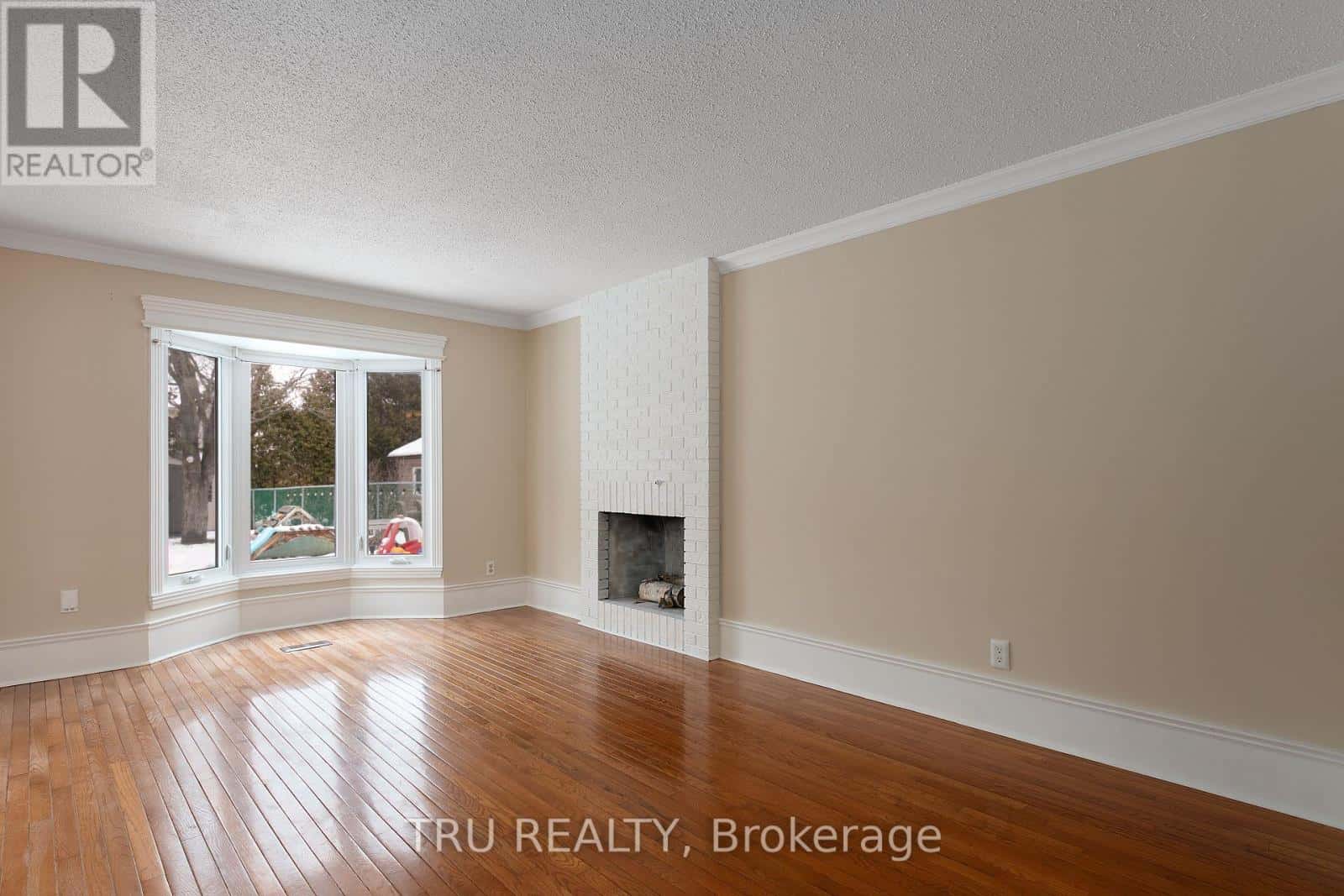 1078 ST EMMANUEL TERRACE — Ottawa, Ontario - Photo 5 of 45