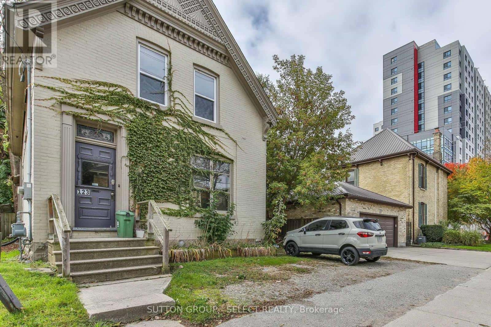 123 MILL STREET — London East (East F), Ontario - Photo 3 of 36