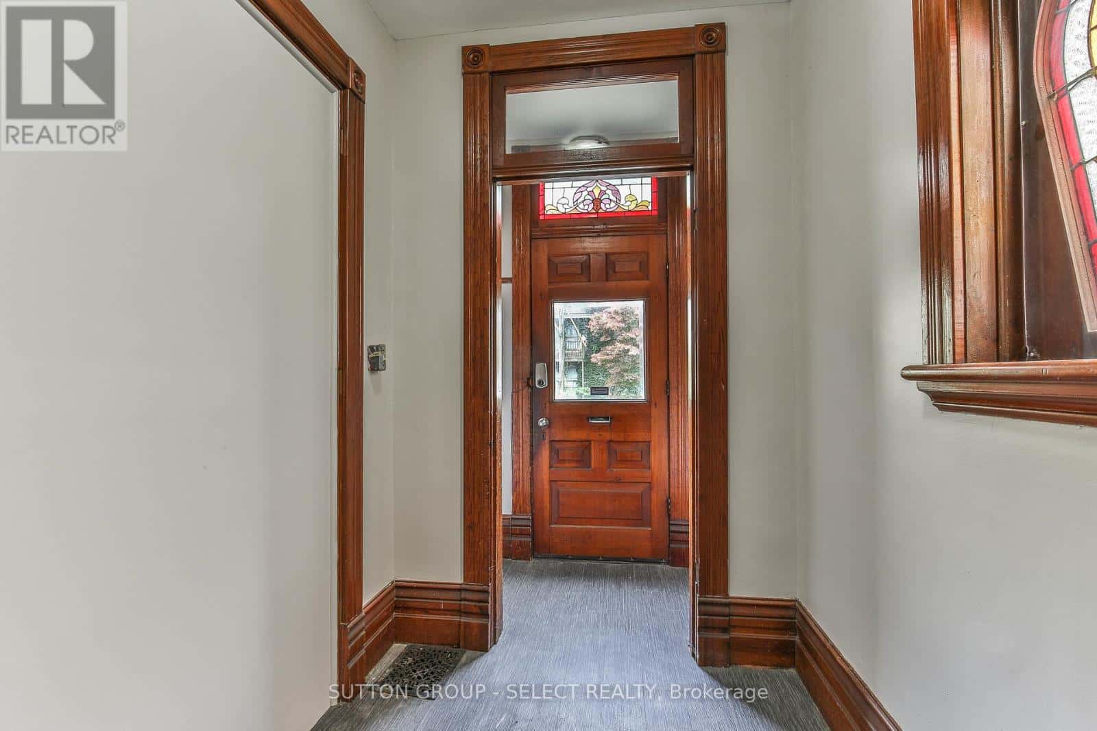 123 MILL STREET — London East (East F), Ontario - Photo 4 of 36