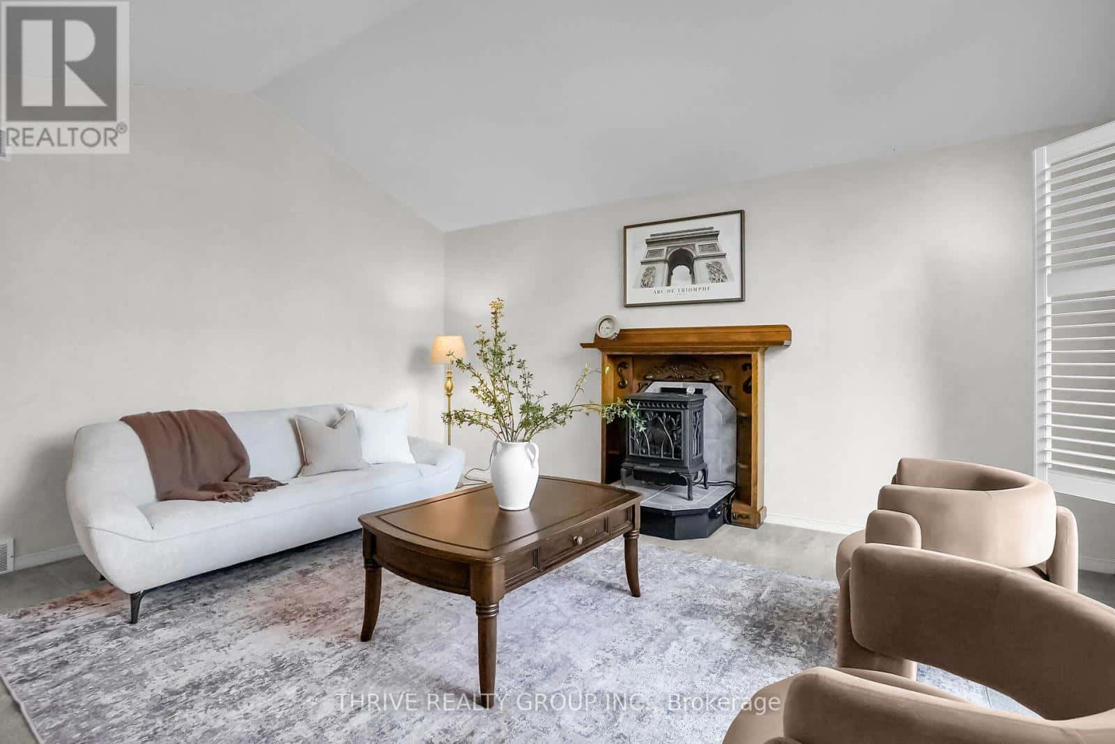 24 PARKVIEW CRESCENT — Strathroy-Caradoc (SE), Ontario - Photo 5 of 40