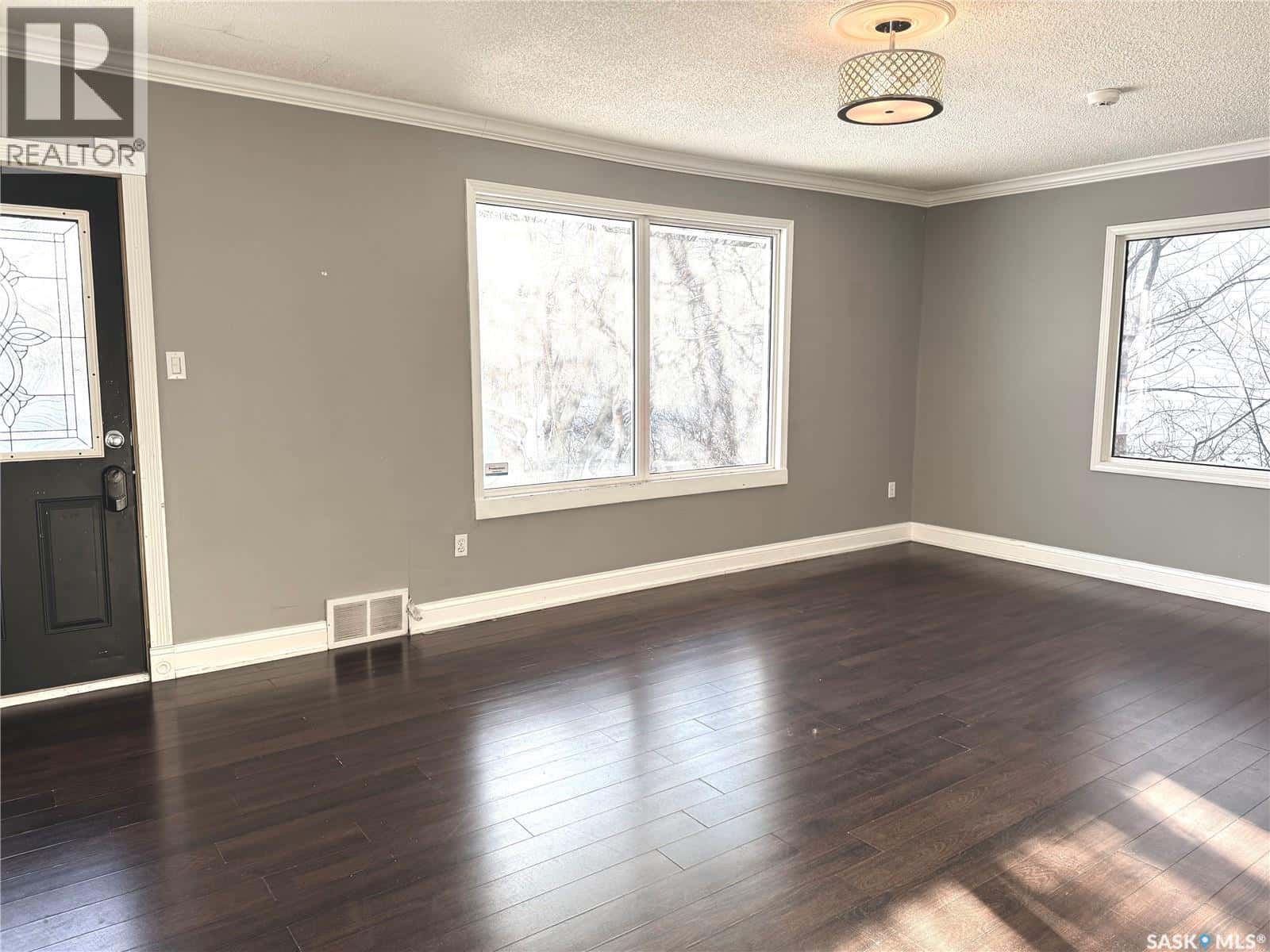 208 Forget STREET — Stoughton, Saskatchewan - Photo 2 of 43