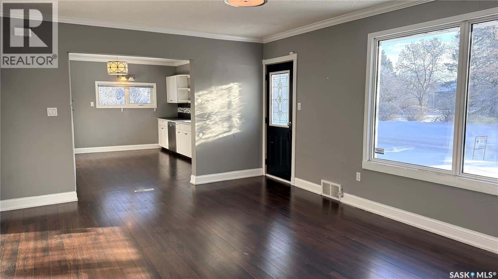 208 Forget STREET — Stoughton, Saskatchewan - Photo 3 of 43