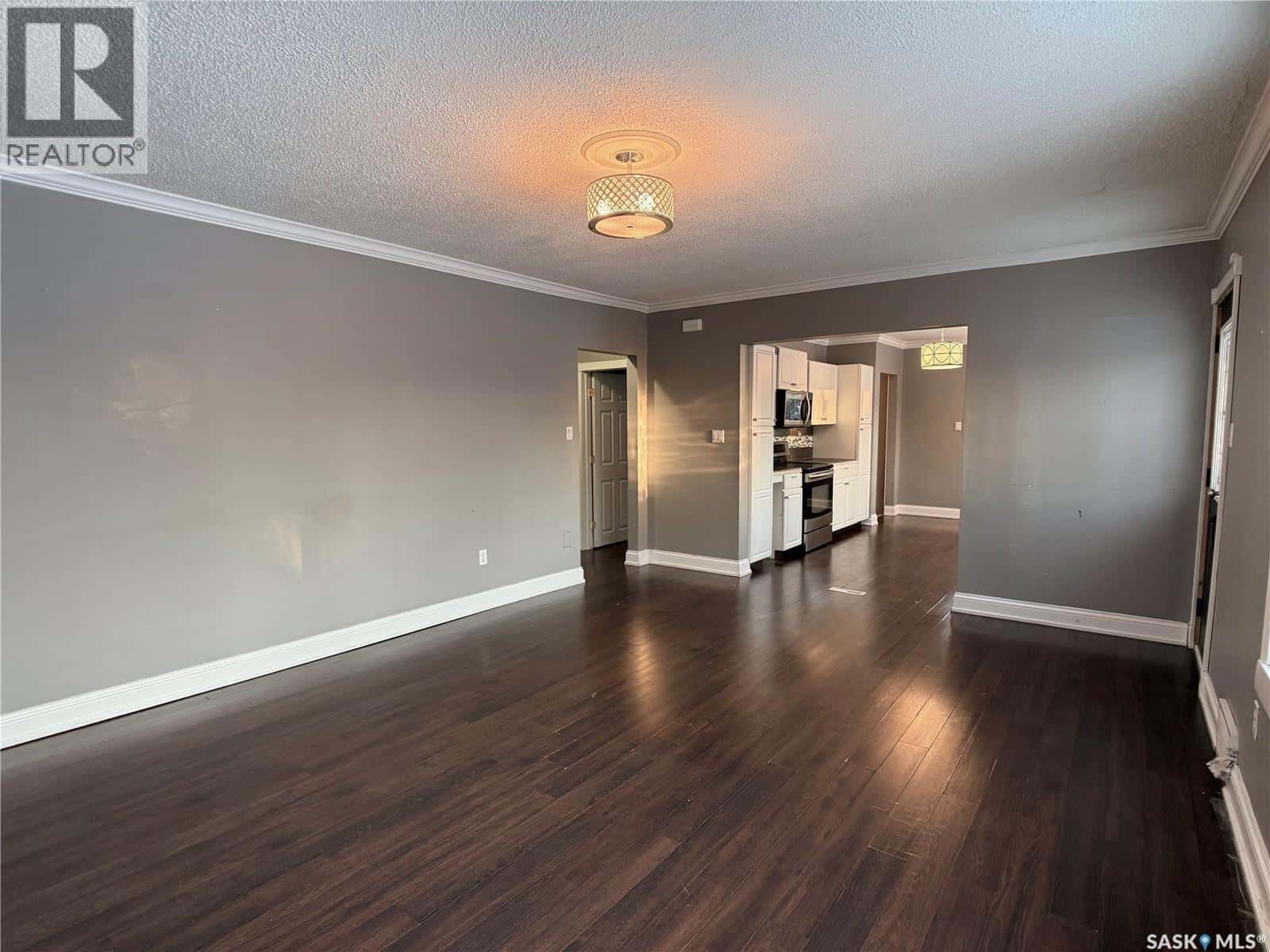 208 Forget STREET — Stoughton, Saskatchewan - Photo 4 of 43