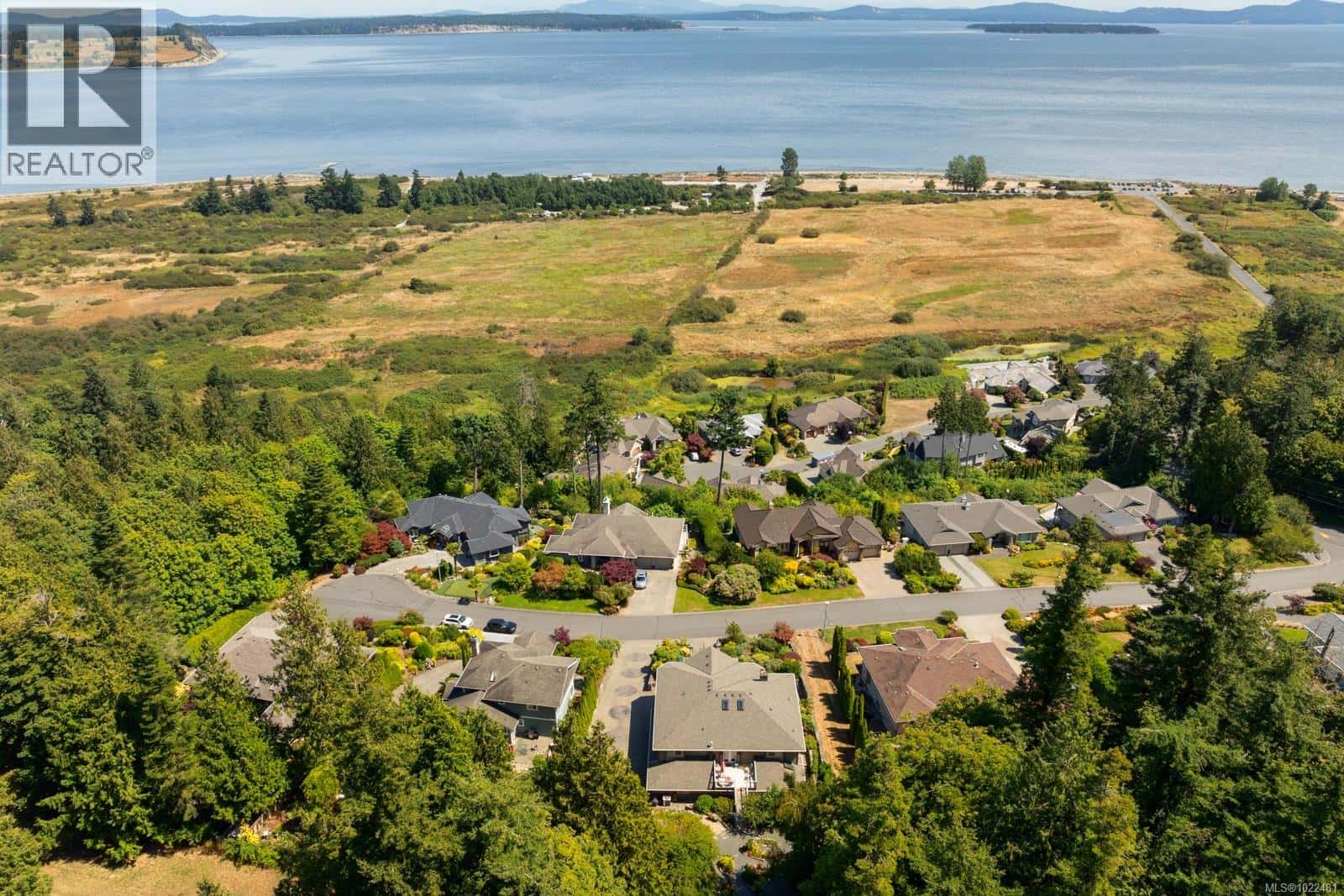 7012 Island View Pl — Central Saanich, British Columbia - Photo 2 of 81