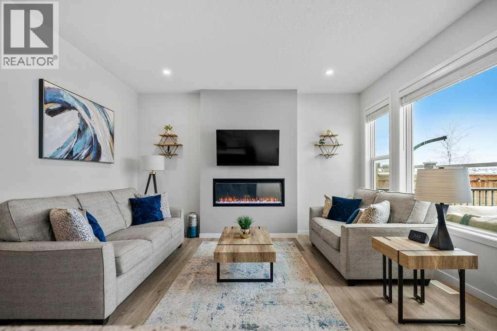 102 Creekside Way SW — Calgary, Alberta - Photo 4 of 50