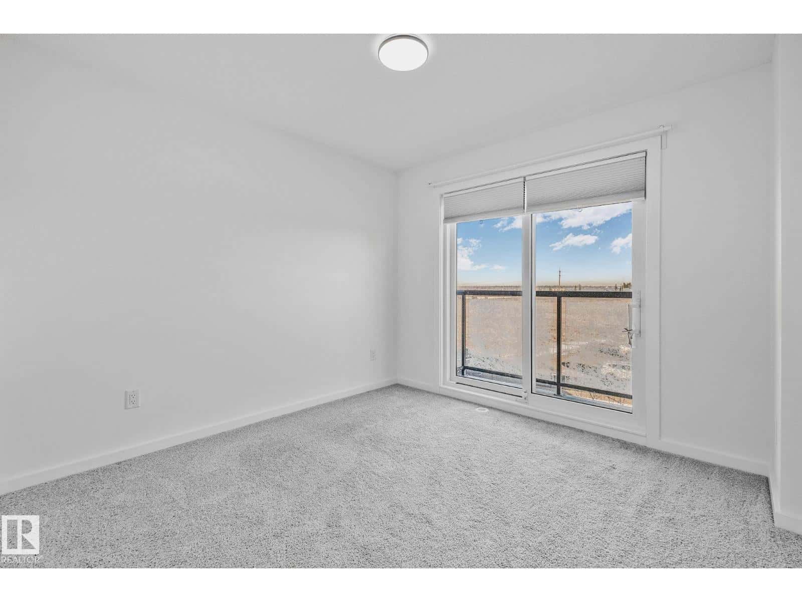 #84 5 RONDEAU DR — St. Albert, Alberta - Photo 3 of 30