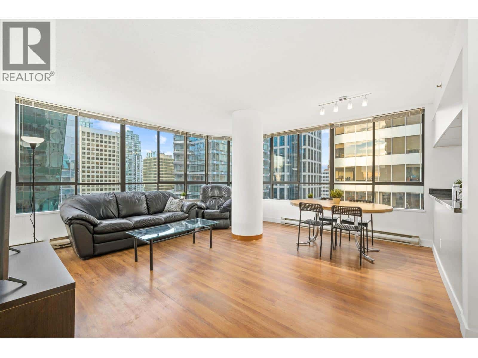 1006 1060 ALBERNI STREET — Vancouver, British Columbia - Photo 4 of 40