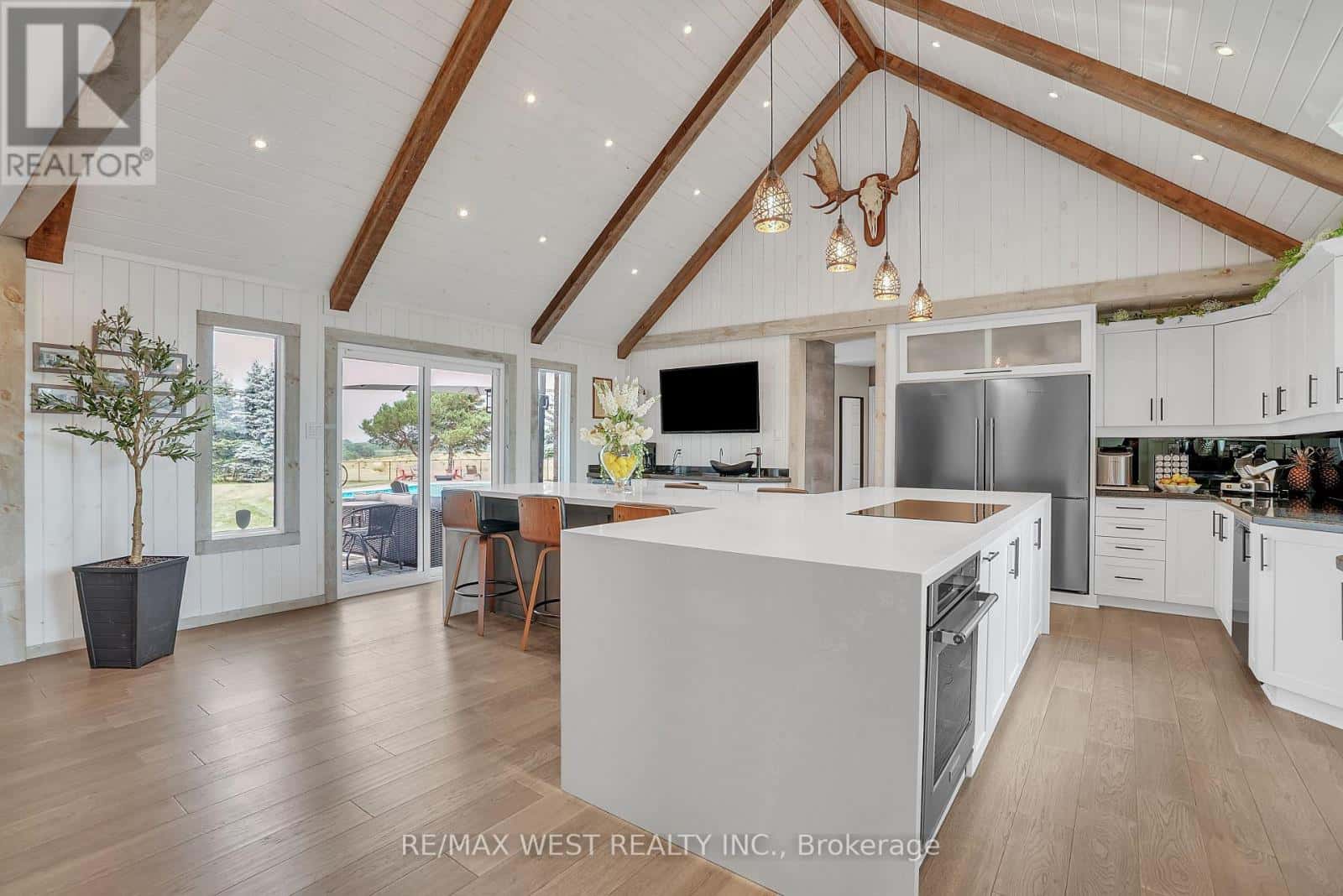 7636 COUNTY 1 — Adjala-Tosorontio, Ontario - Photo 3 of 19