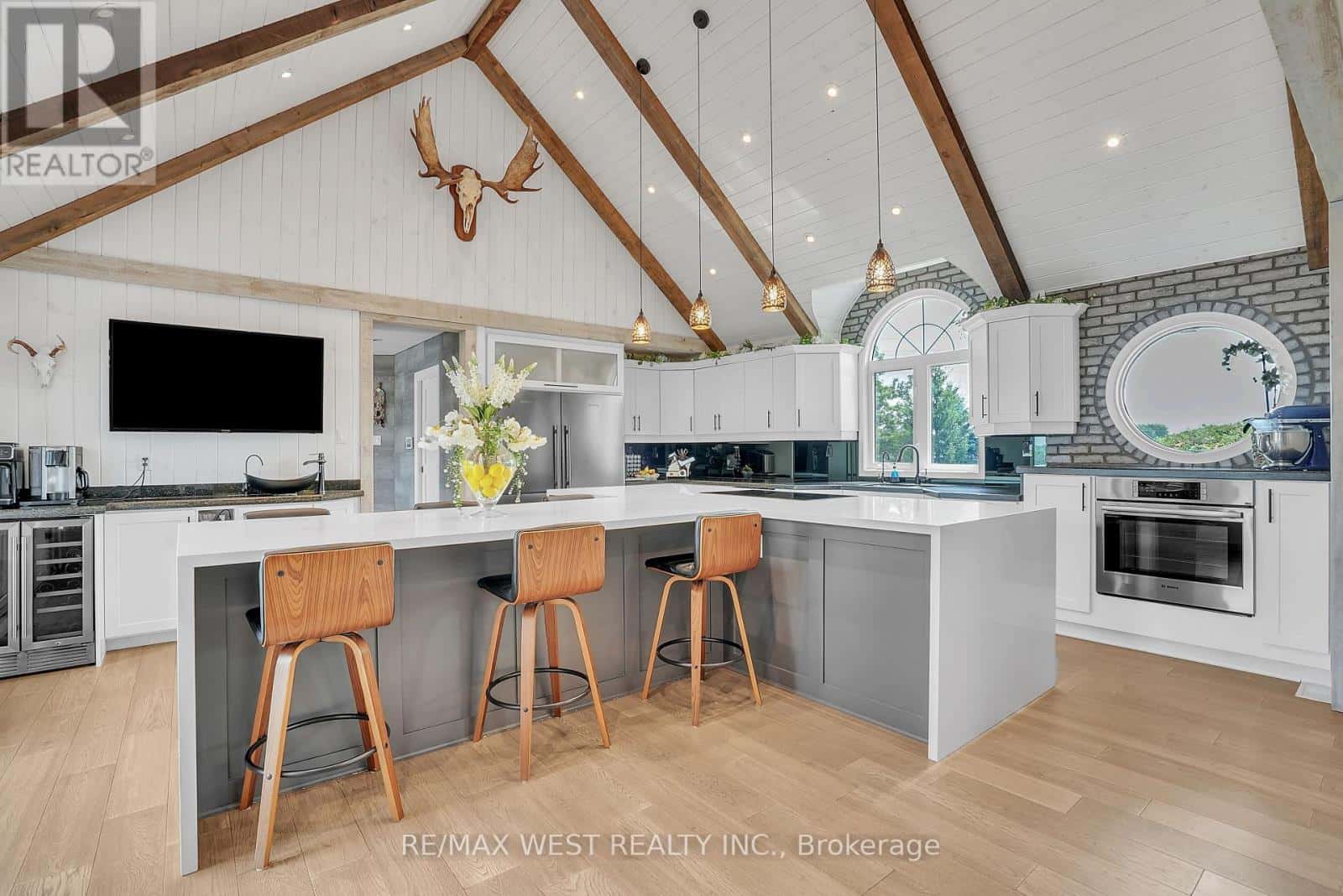 7636 COUNTY 1 — Adjala-Tosorontio, Ontario - Photo 4 of 19