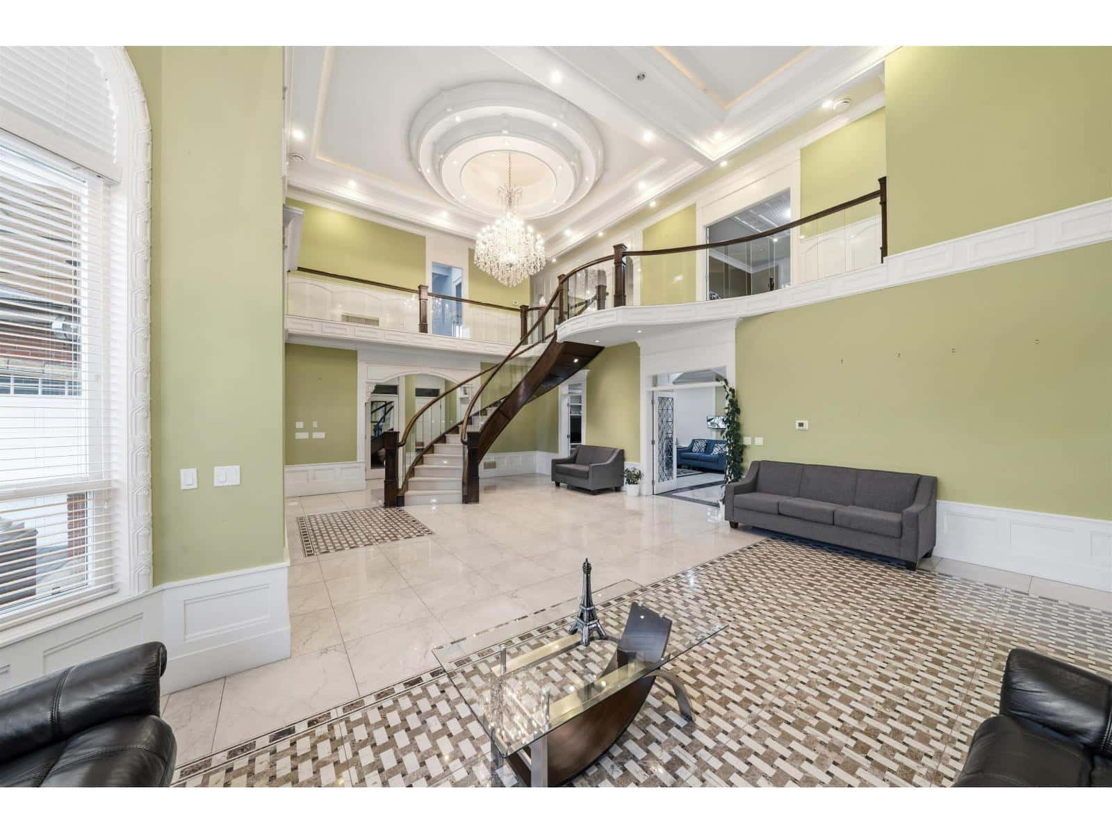 9316 125 STREET — Surrey, British Columbia - Photo 4 of 24