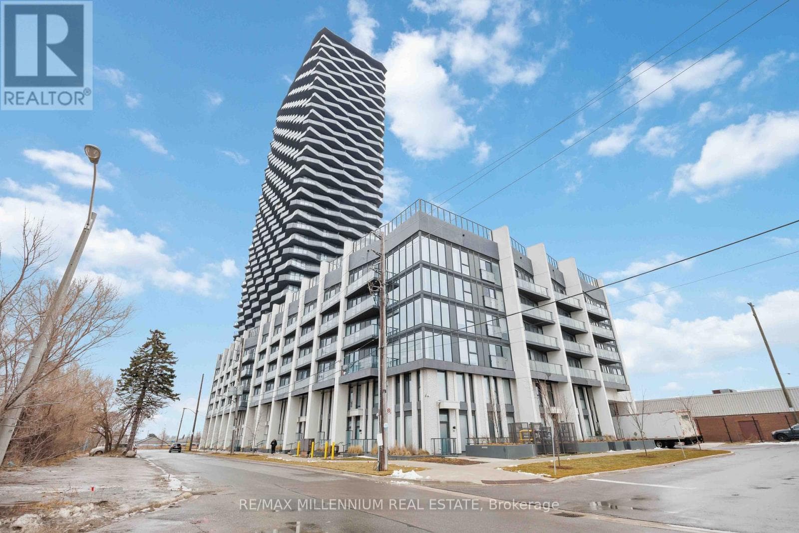 431 - 36 ZORRA STREET — Toronto (Islington-City Centre West), Ontario - Main photo
