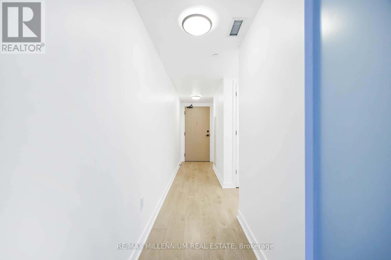 431 - 36 ZORRA STREET — Toronto (Islington-City Centre West), Ontario - Photo 5 of 31