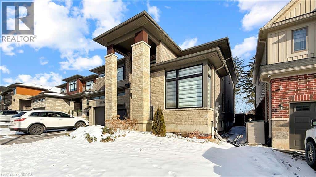 22 LORNE CARD Drive — Paris, Ontario - Photo 2 of 35