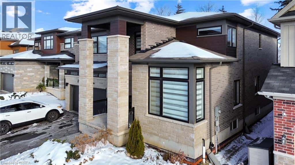 22 LORNE CARD Drive — Paris, Ontario - Photo 4 of 35