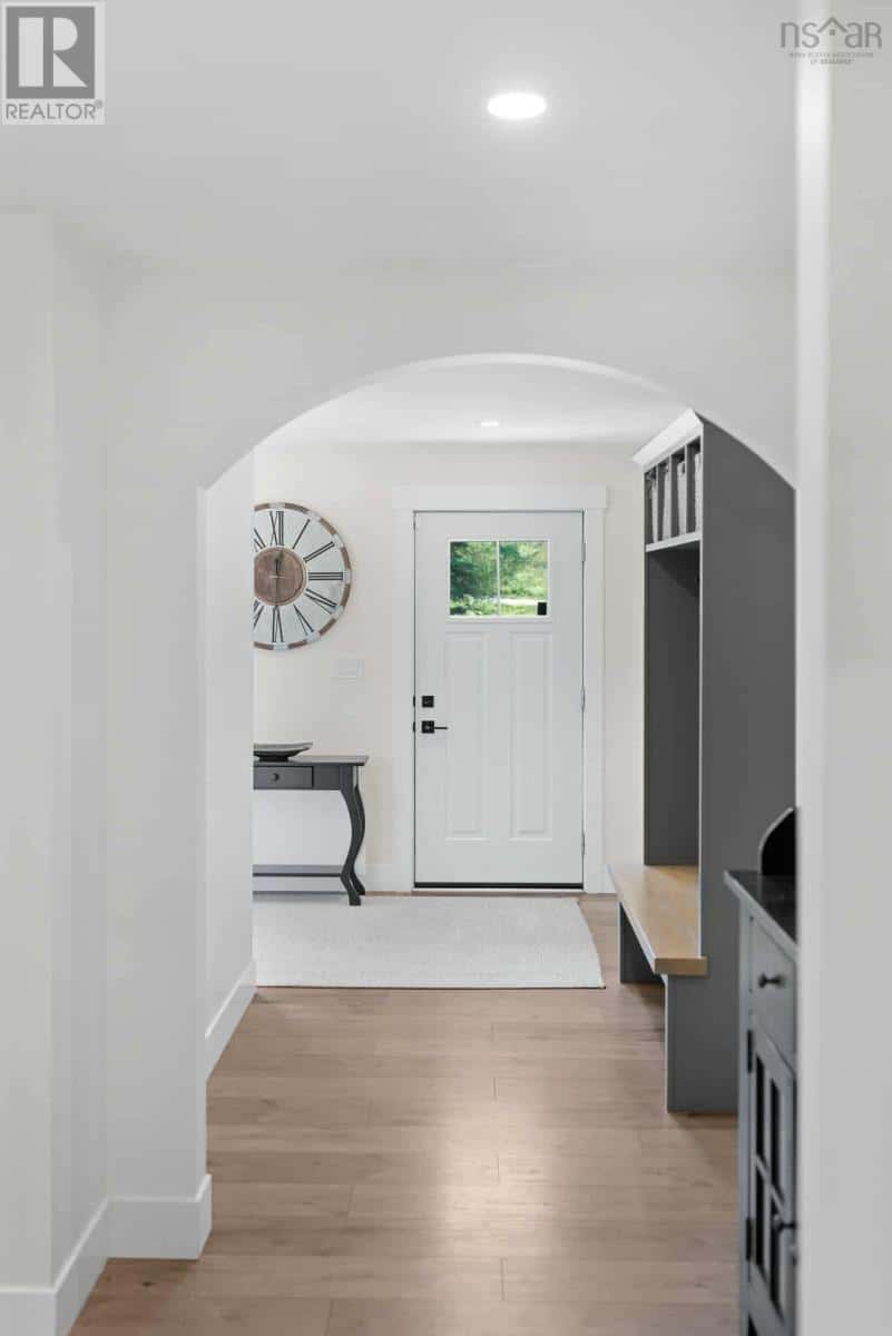 406 Falmouth Back Road — Falmouth, Nova Scotia - Photo 2 of 32