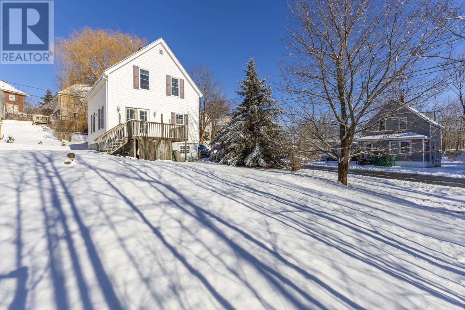 112 Arch Street — New Glasgow, Nova Scotia - Photo 3 of 42