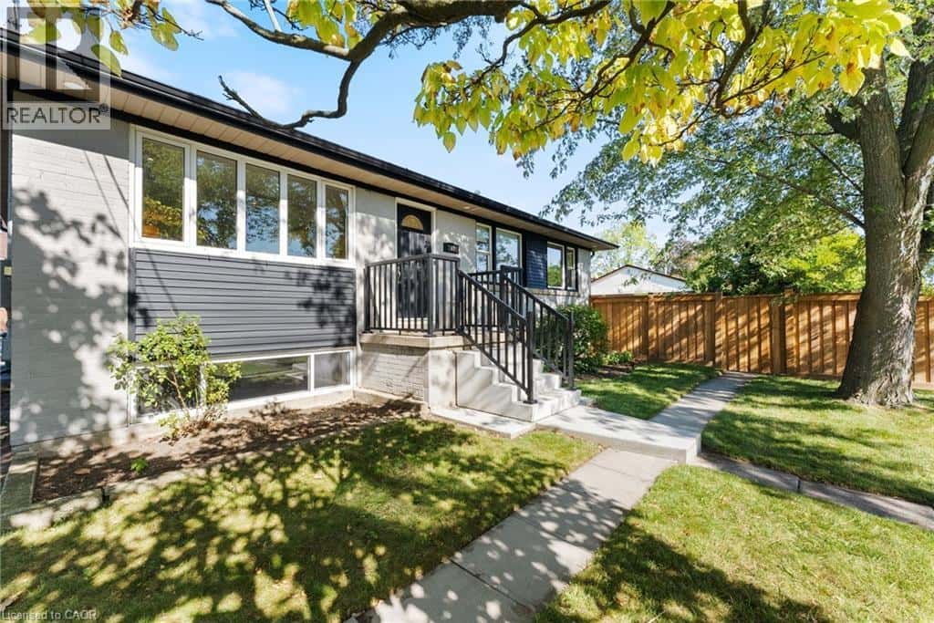 103 WISE Crescent — Hamilton, Ontario - Photo 5 of 50