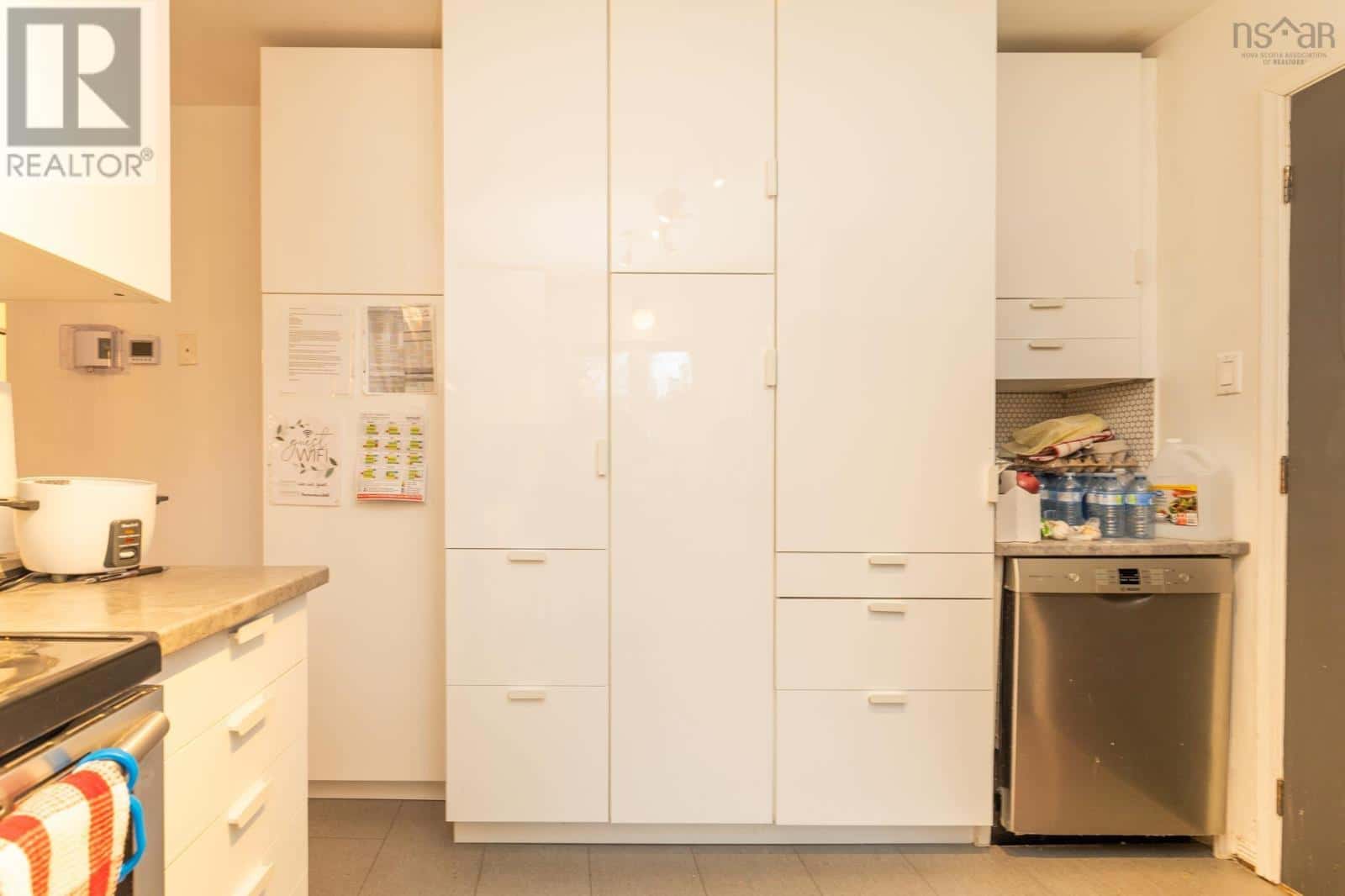 10 Sprucewood Drive — Yarmouth, Nova Scotia - Photo 5 of 32