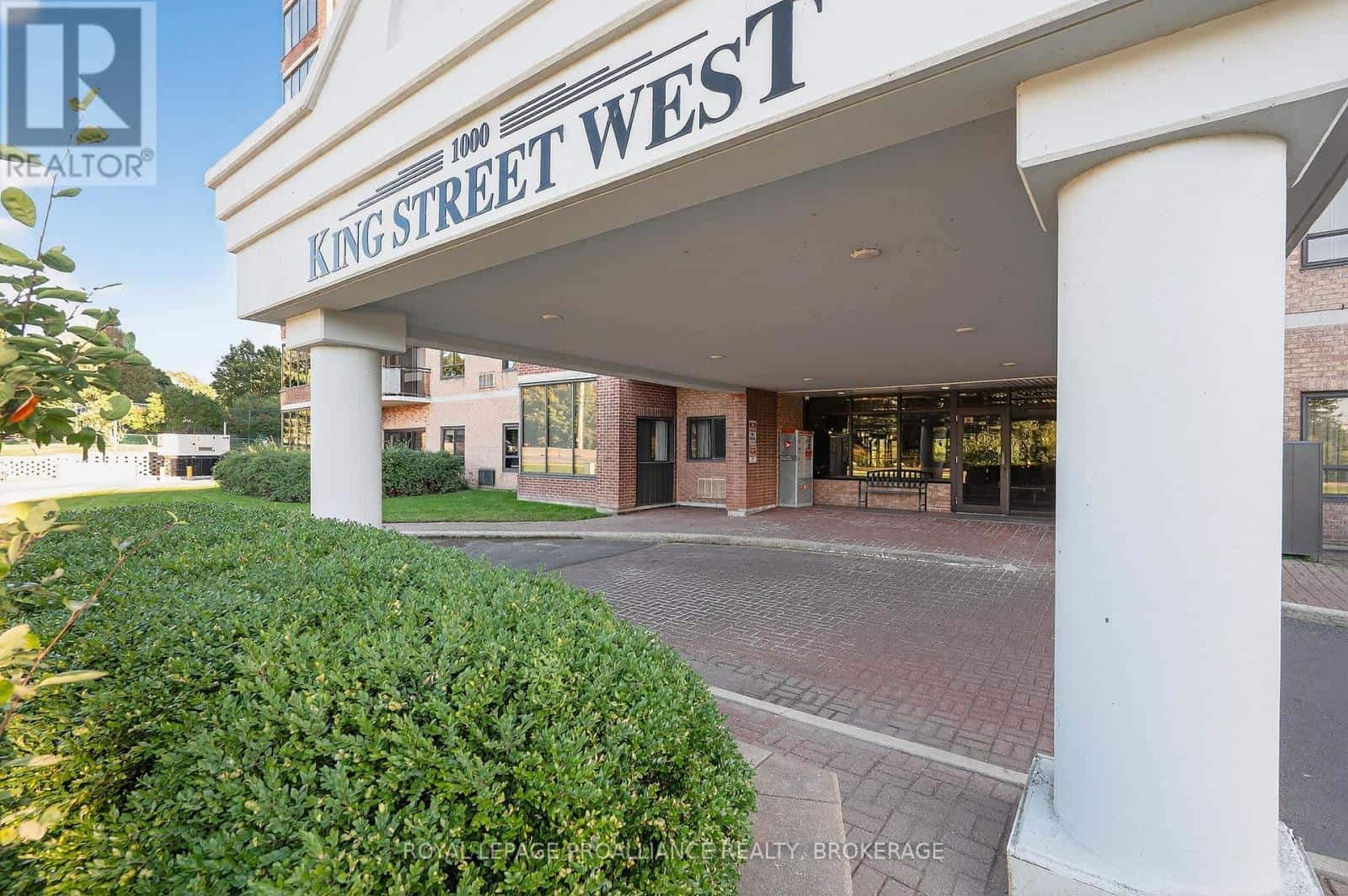 701 - 1000 KING STREET W — Kingston (Central City West), Ontario - Photo 3 of 50