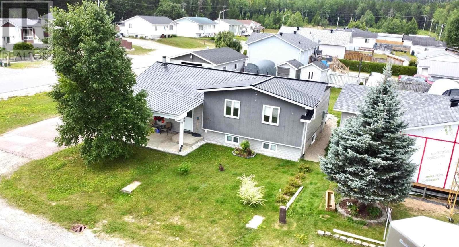 833 Des Rosiers RUE — Dubreuilville, Ontario - Main photo