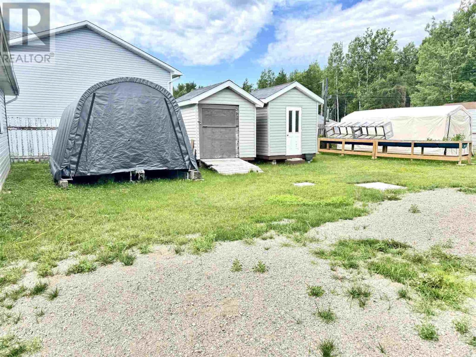 833 Des Rosiers RUE — Dubreuilville, Ontario - Photo 3 of 32