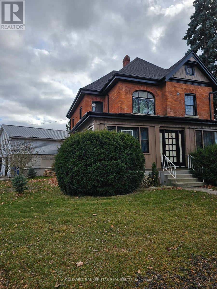 61 LONDON ROAD — Chatham-Kent (Thamesville), Ontario - Photo 2 of 29