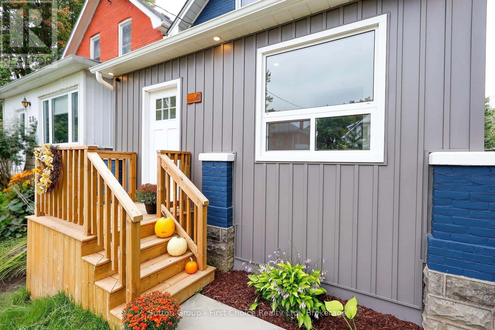 36 MCNAB STREET — Stratford, Ontario - Photo 4 of 50