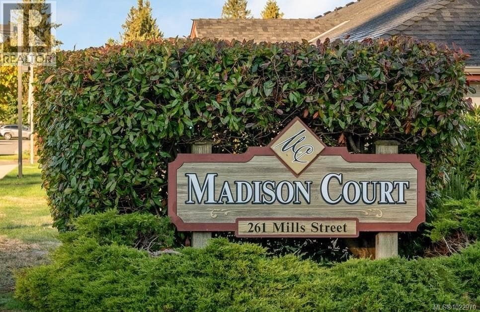 703 261 Mills St — Parksville, British Columbia - Main photo