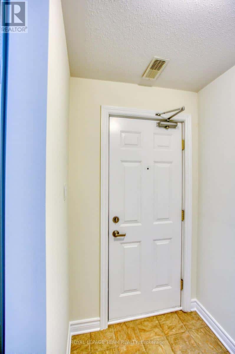 7 - 176 PASEO PRIVATE — Ottawa, Ontario - Photo 5 of 29