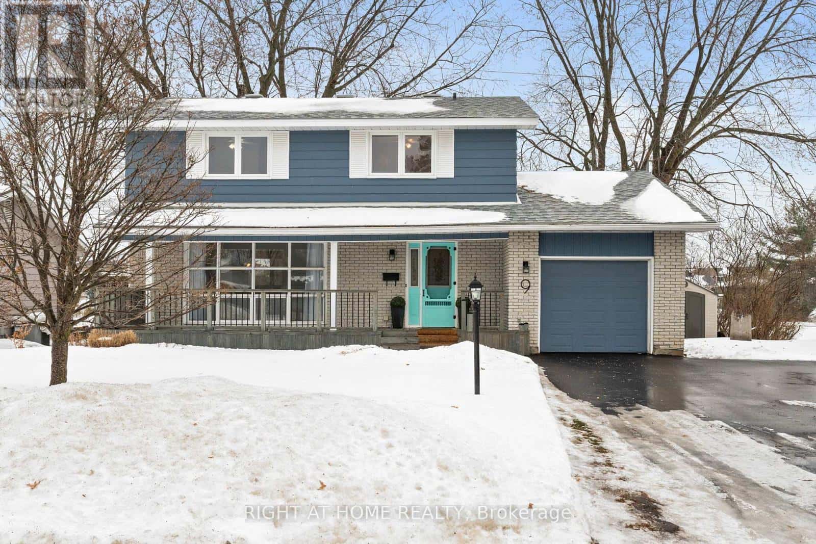 9 AURORA CRESCENT — Ottawa, Ontario - Photo 2 of 39