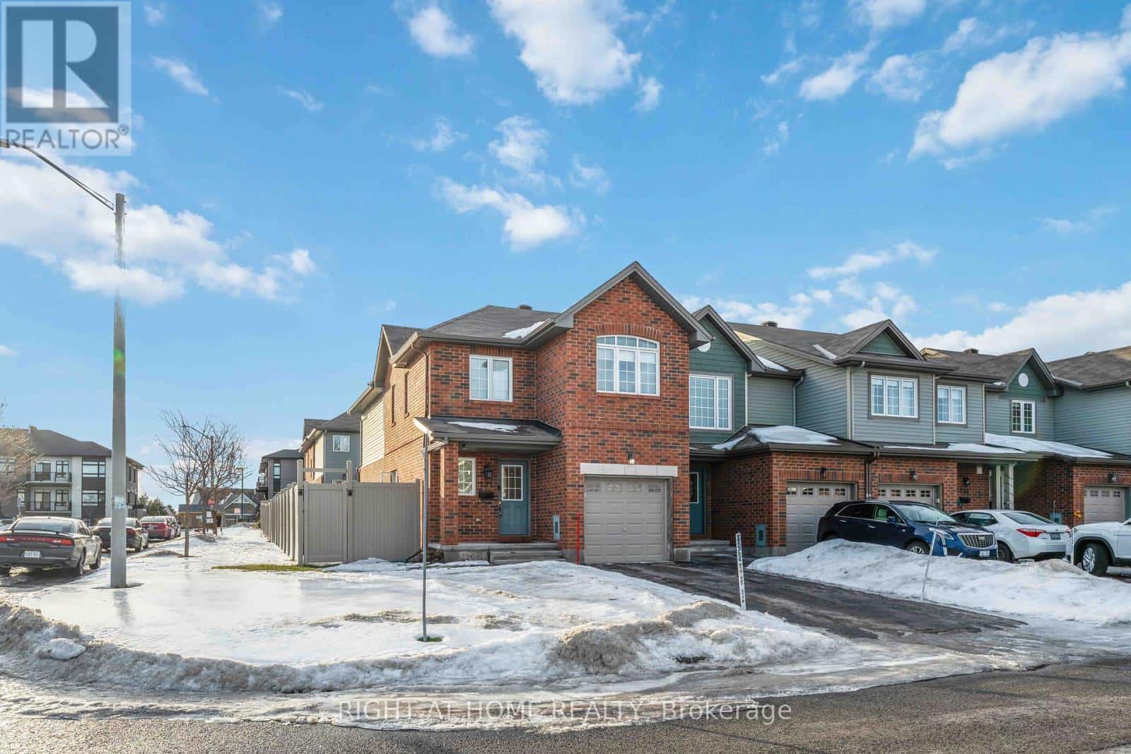 237 KINGSWELL STREET — Ottawa, Ontario - Photo 2 of 28