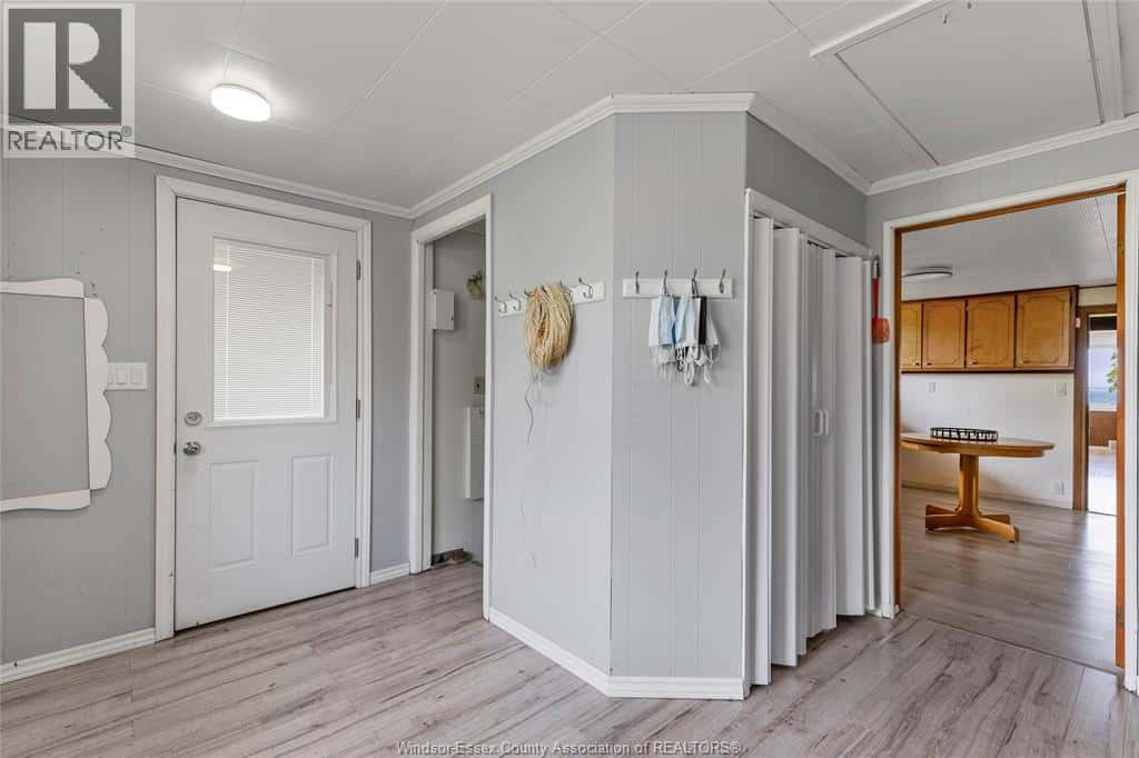 11280 RIVERSIDE DRIVE East — Windsor, Ontario - Photo 4 of 27