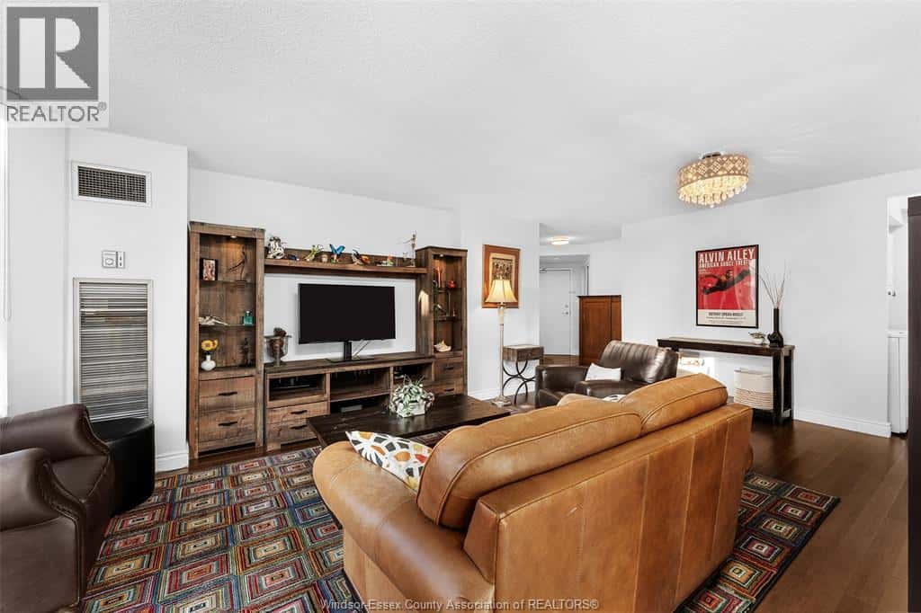 75 Riverside DRIVE East Unit# 408 — Windsor, Ontario - Photo 2 of 37