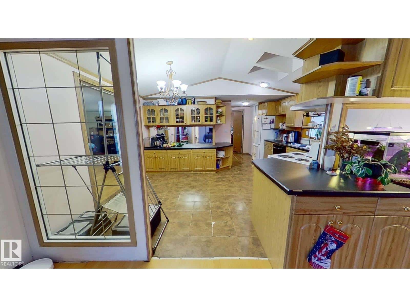 2958 Lakewood DR NW NW — Edmonton, Alberta - Photo 5 of 26