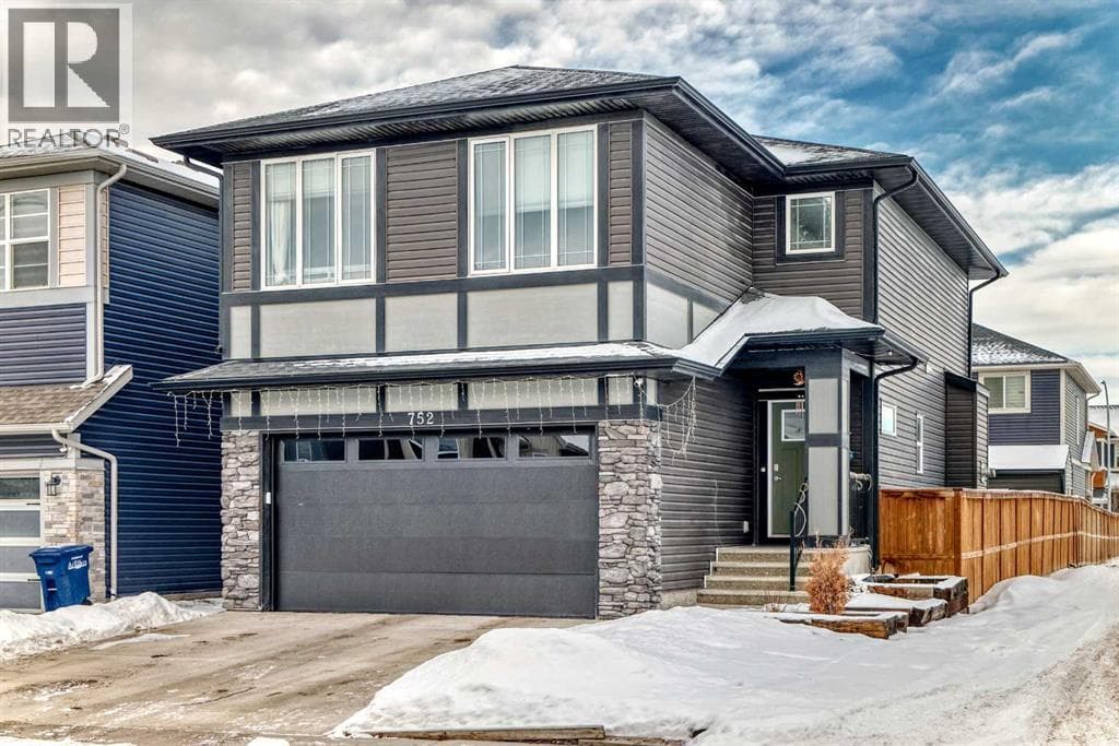 752 Midtown Drive SW — Airdrie, Alberta - Main photo