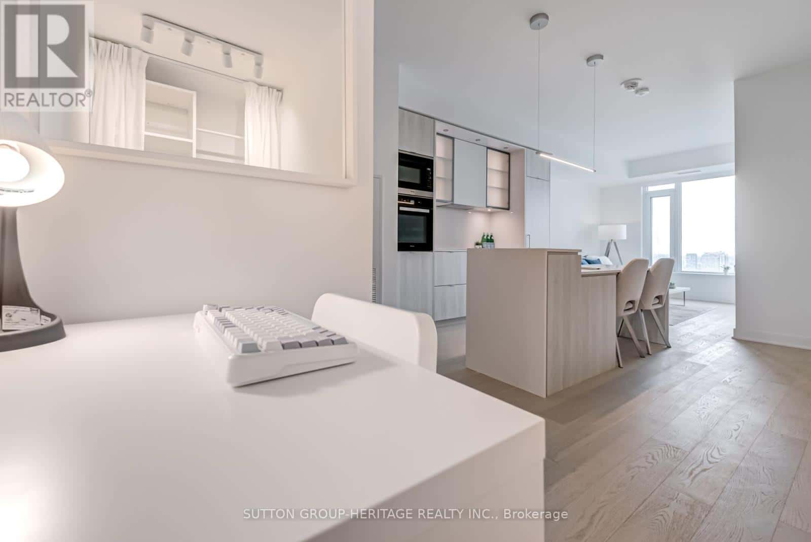 3503 - 11 YORKVILLE AVENUE — Toronto (Annex), Ontario - Photo 4 of 33