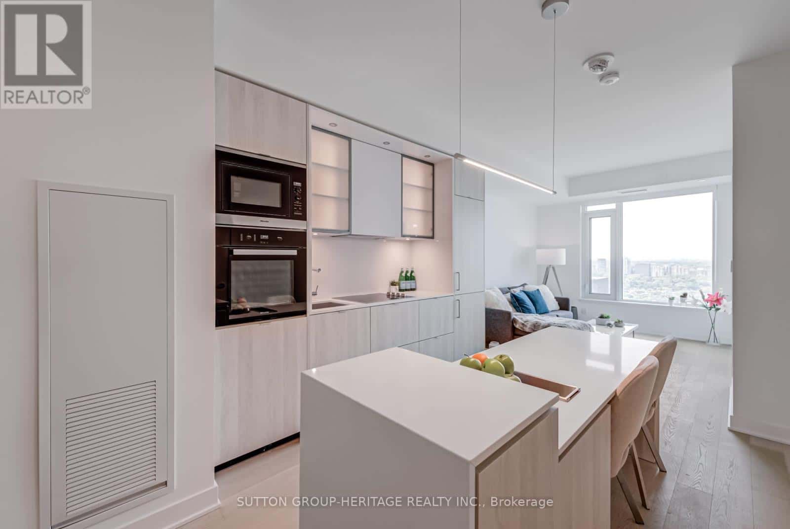 3503 - 11 YORKVILLE AVENUE — Toronto (Annex), Ontario - Photo 5 of 33