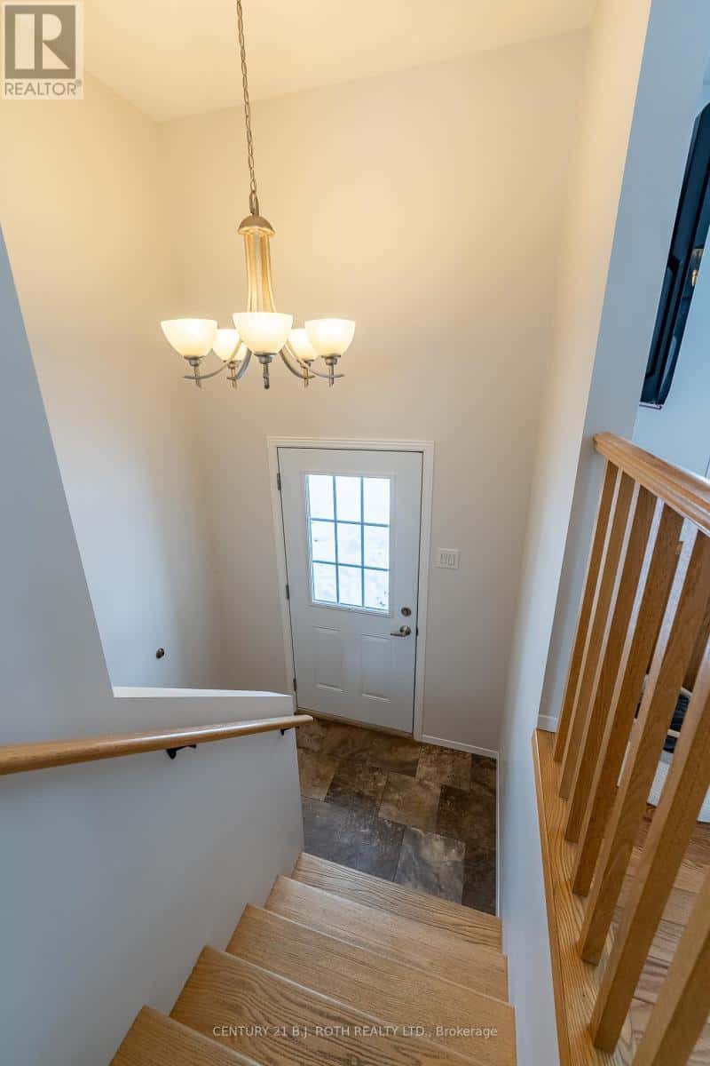 1829 DIVISION ROAD E — Severn (Ardtrea), Ontario - Photo 5 of 36