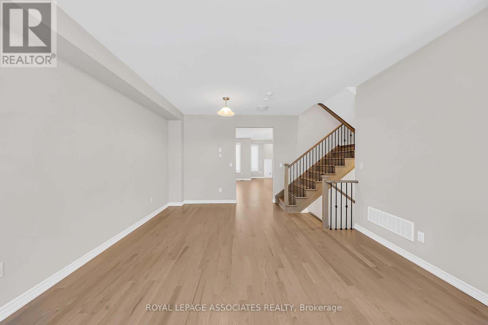 489 TWIN STREAMS ROAD — Whitby, Ontario - Photo 5 of 37