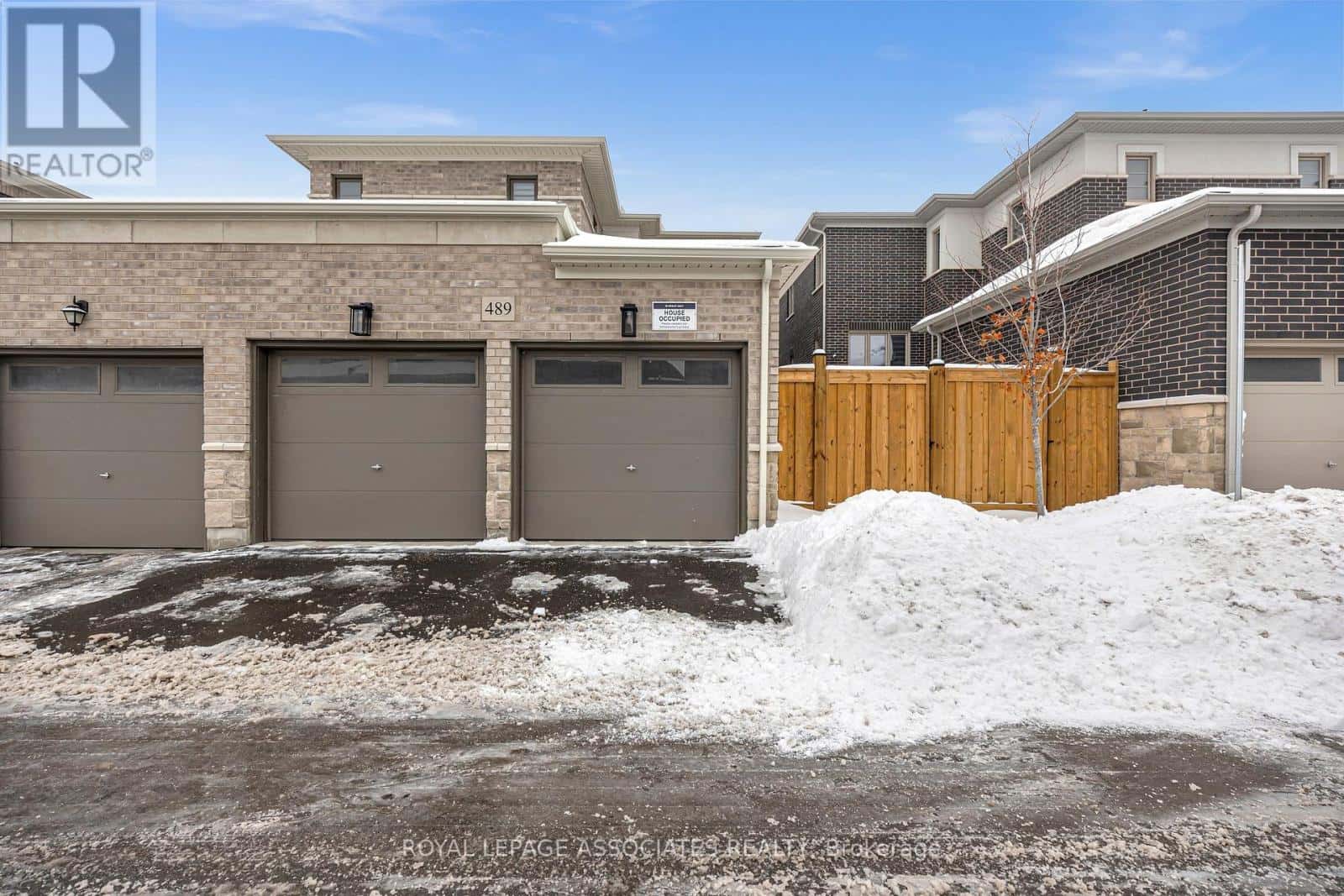 489 TWIN STREAMS ROAD — Whitby, Ontario - Photo 2 of 37