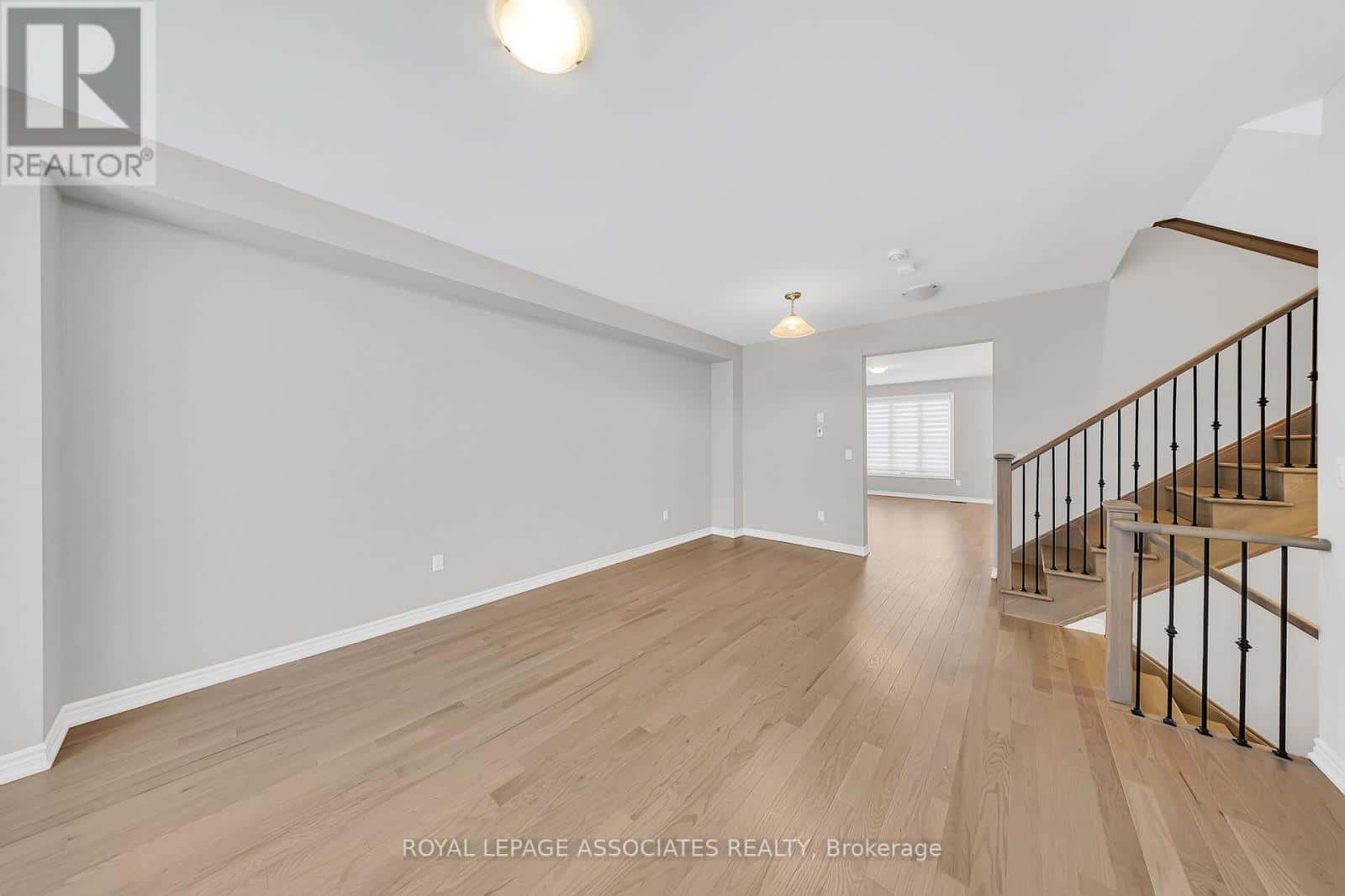 489 TWIN STREAMS ROAD — Whitby, Ontario - Photo 4 of 37