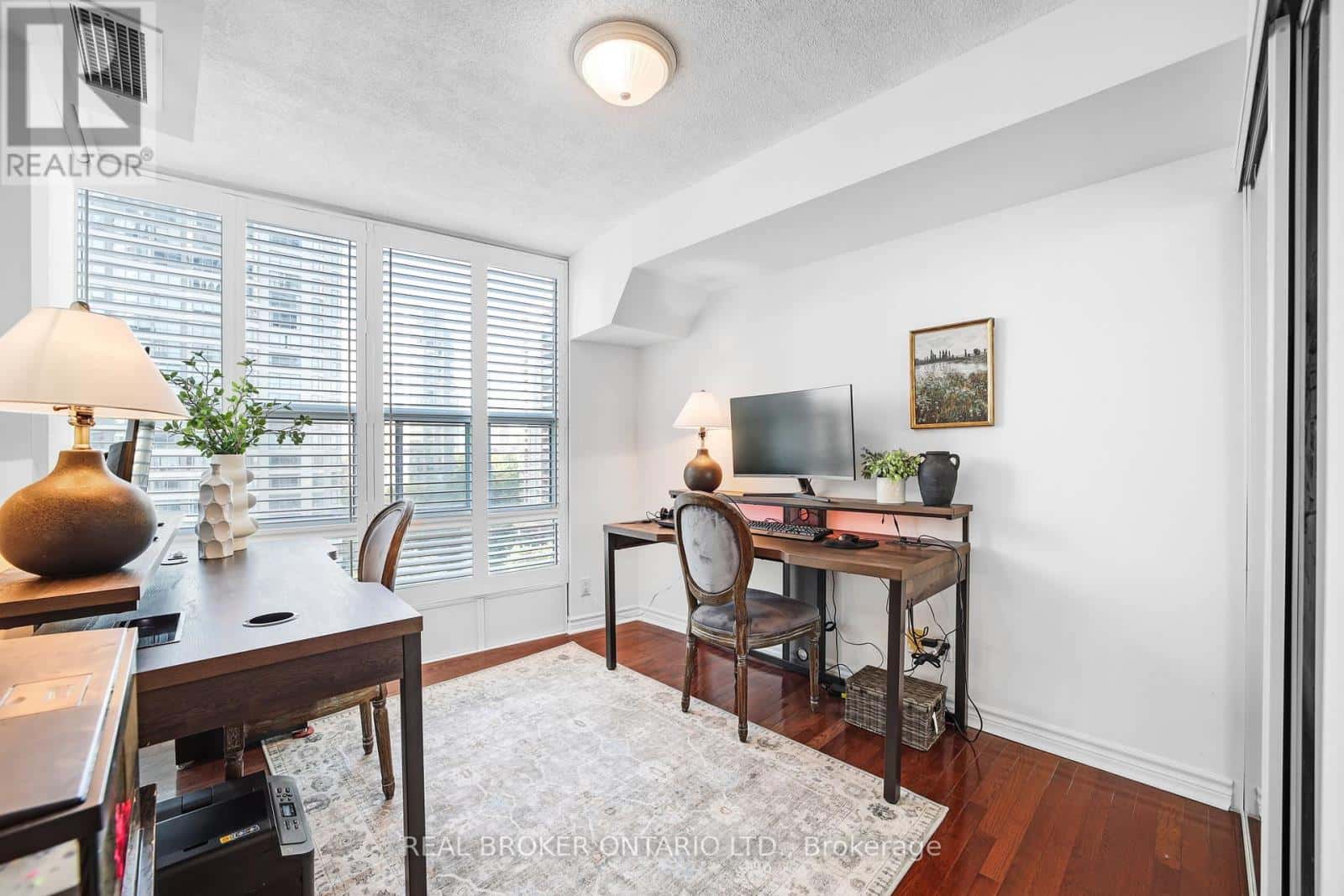 1005 - 1 ELM DRIVE W — Mississauga (City Centre), Ontario - Photo 5 of 19