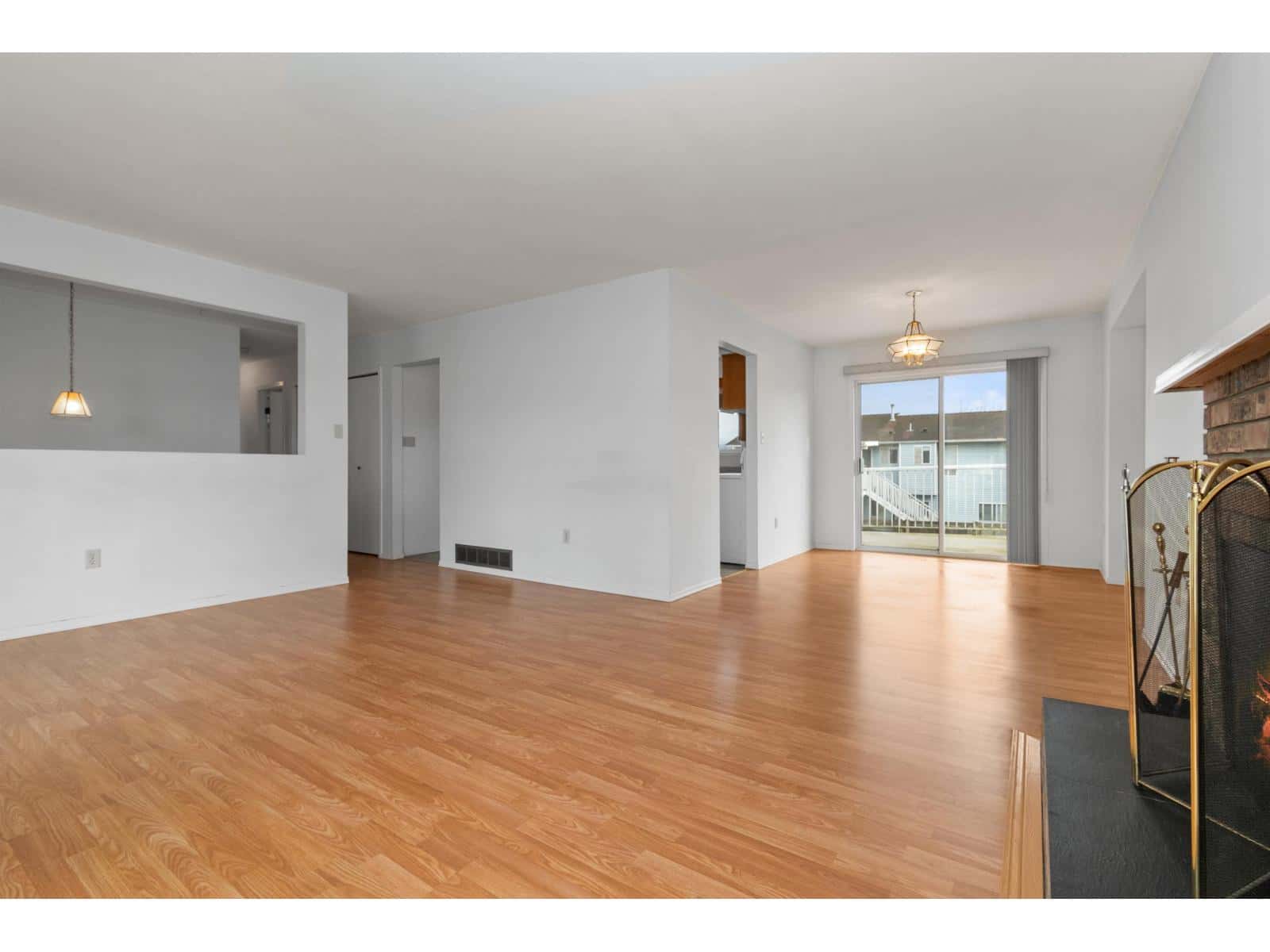 3340 CLEARBROOK ROAD — Abbotsford, British Columbia - Photo 5 of 33